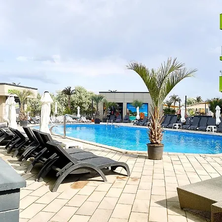 Apartament Serenity By The Sea N Pool Alezzi Beach