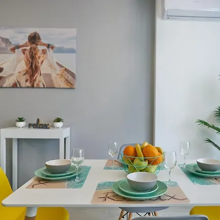 Serenity By The Sea N Pool Alezzi Beach Apartament *